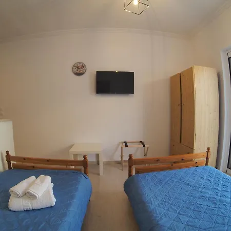 Bettys * Parálion Ástros