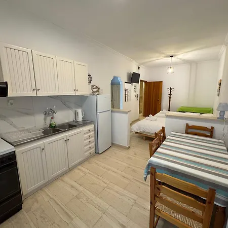Bettys Appartement Parálion Ástros