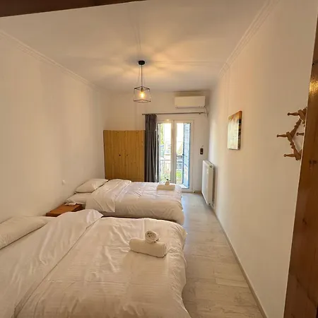 Bettys * Parálion Ástros