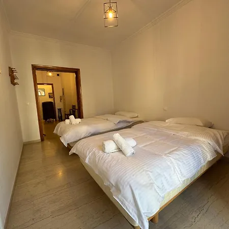 Bettys * Parálion Ástros