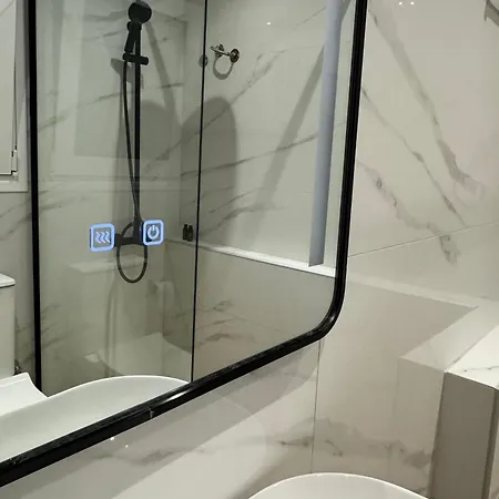 Bettys * Parálion Ástros